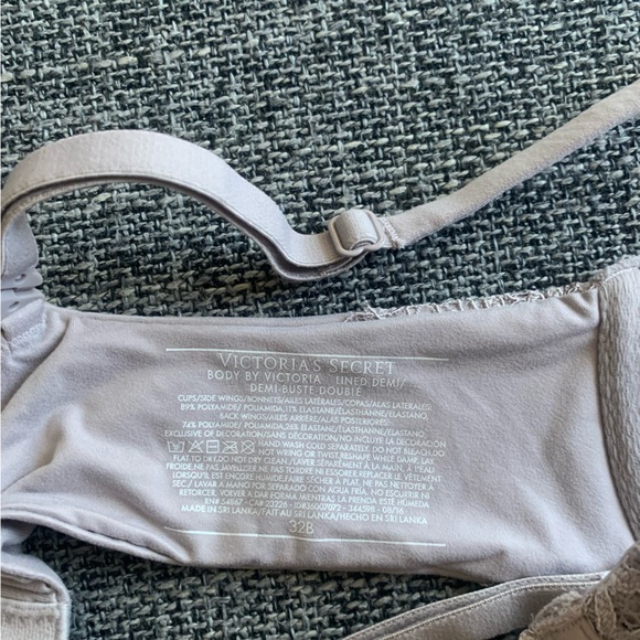 Victoria Secret Bra - Picture 3 of 3